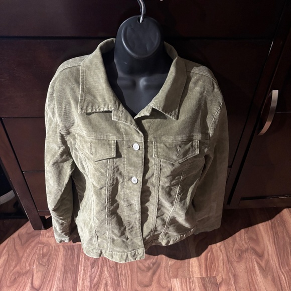 Gap - Picture 1 of 3